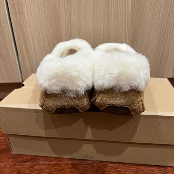 BNIB UGG Women Dakota Spill Seam Suede Shearling Lining Fur Chestnut Size 11 - Picture 10 of 15